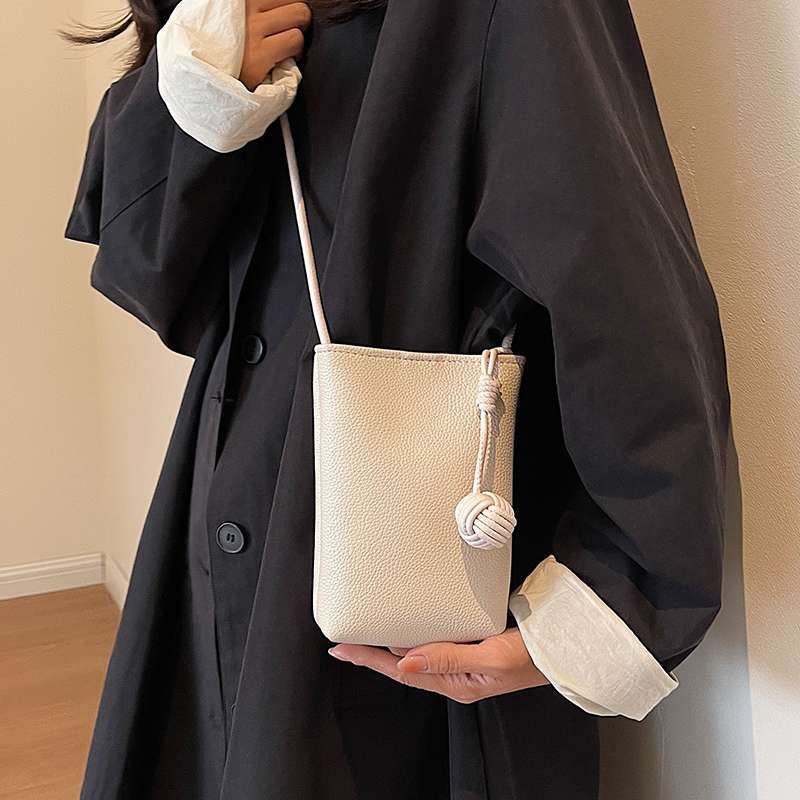シンプル結び目ポシェット