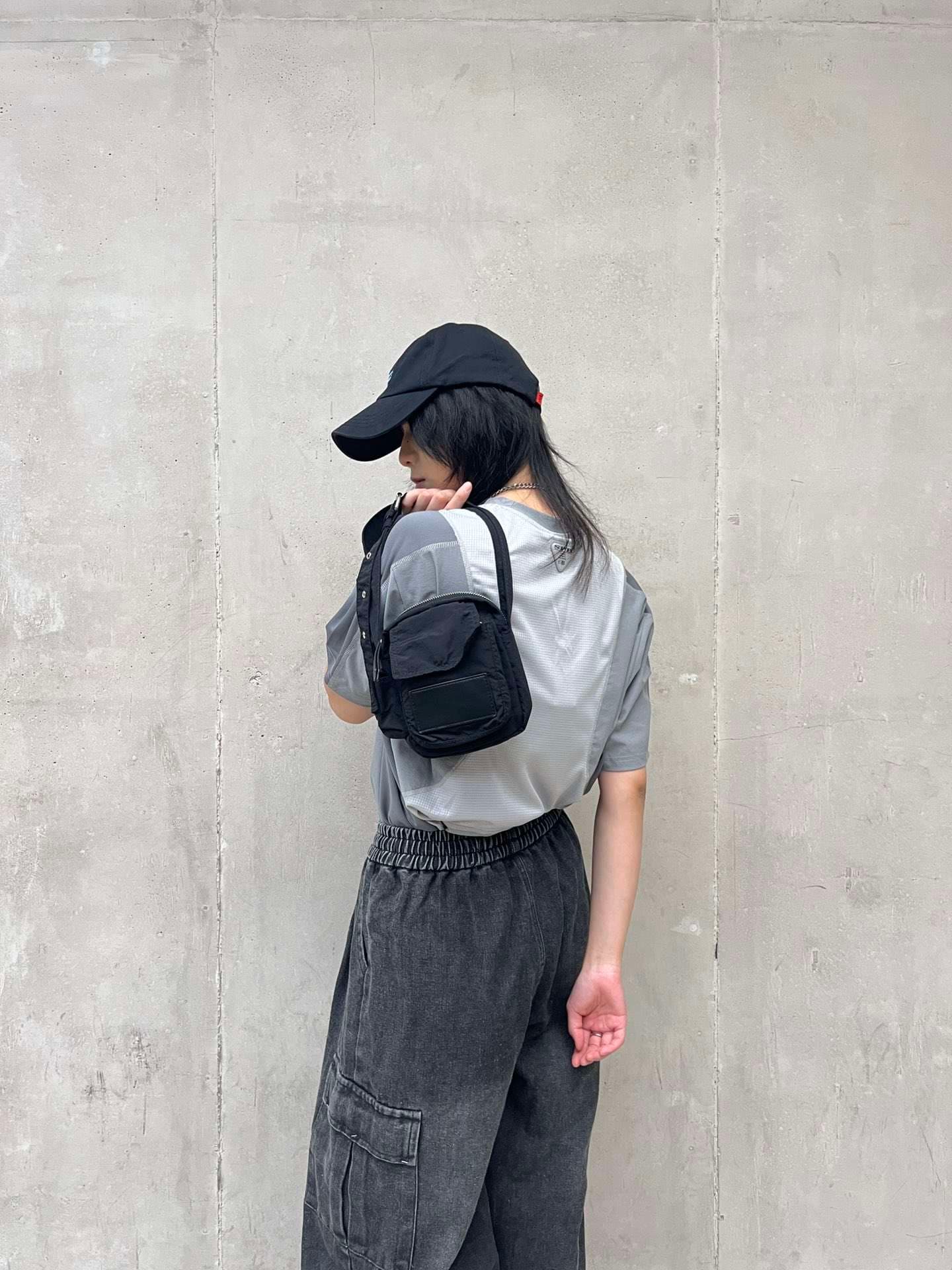 シンプル機能性ポシェット