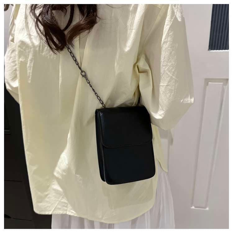 ポシェット　チェーンウォレットポシェット