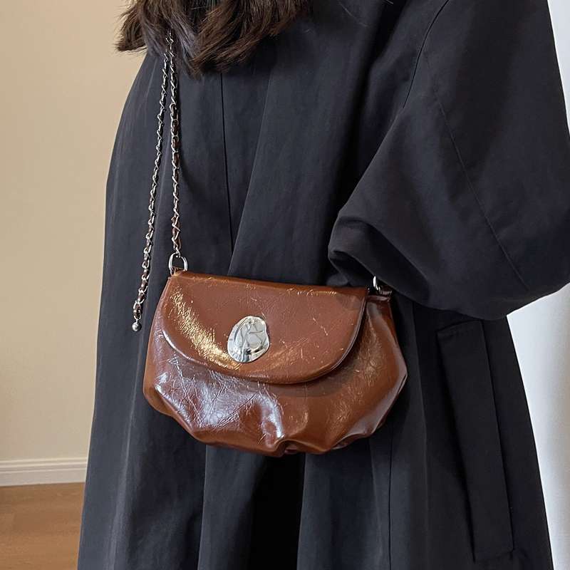 シンプル　チェーンポシェット