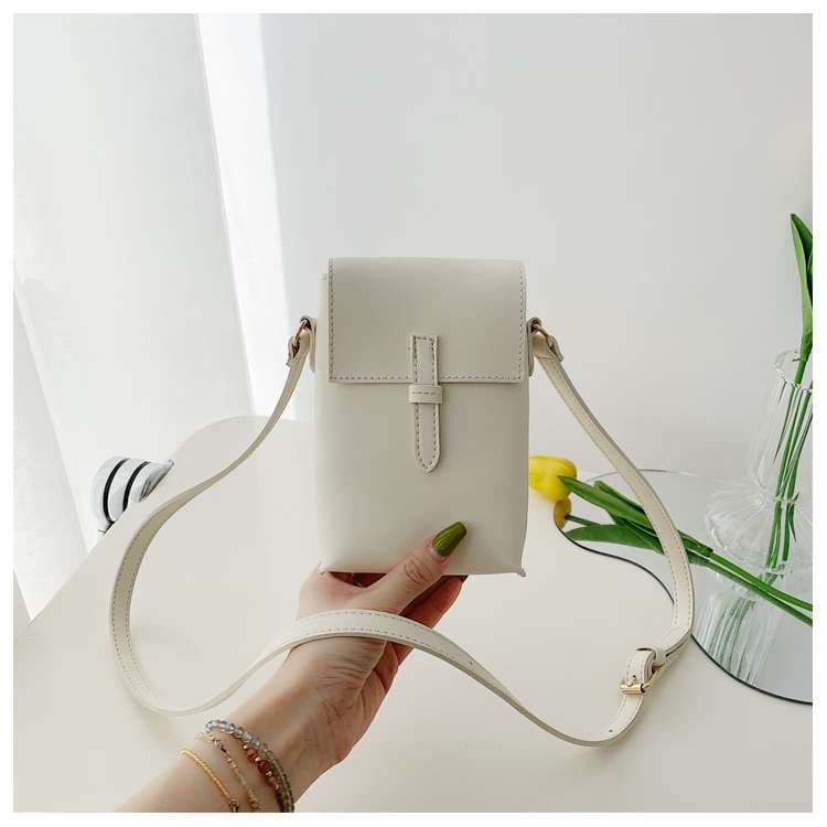 ポシェット　シンプルデザイン スマホポシェット