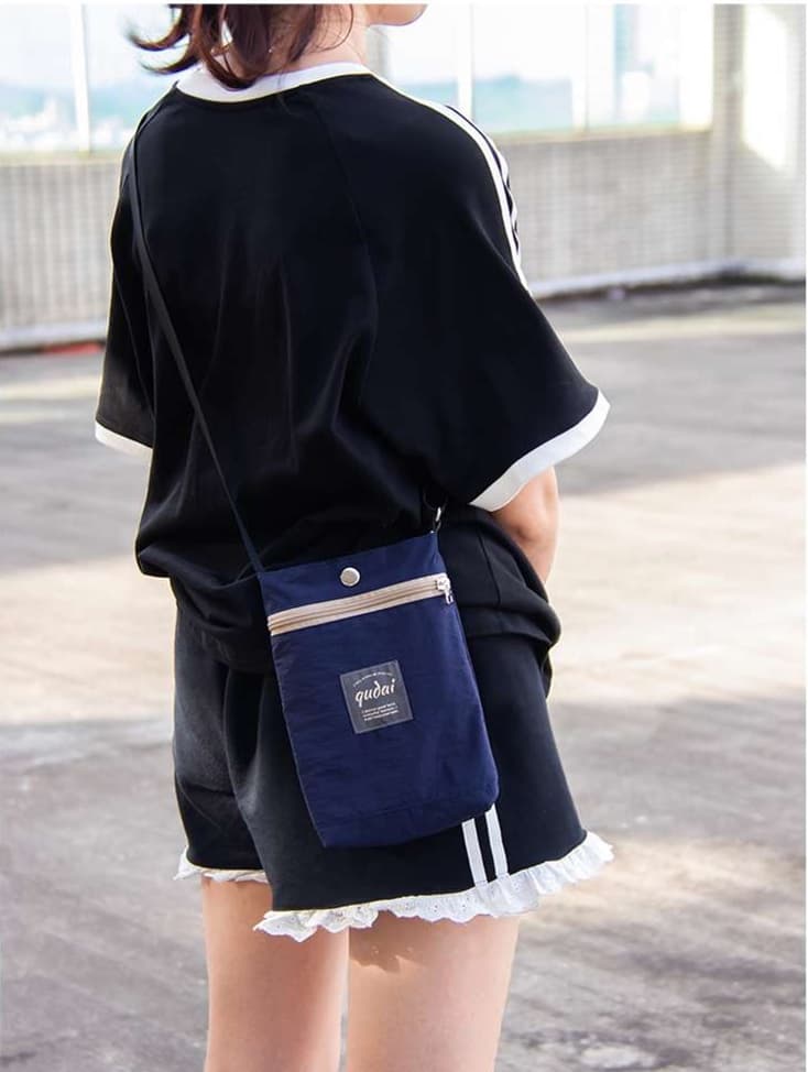 コンパクト多機能ポシェット