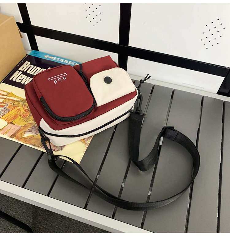 ポシェット　収納力ある多機能ポシェット