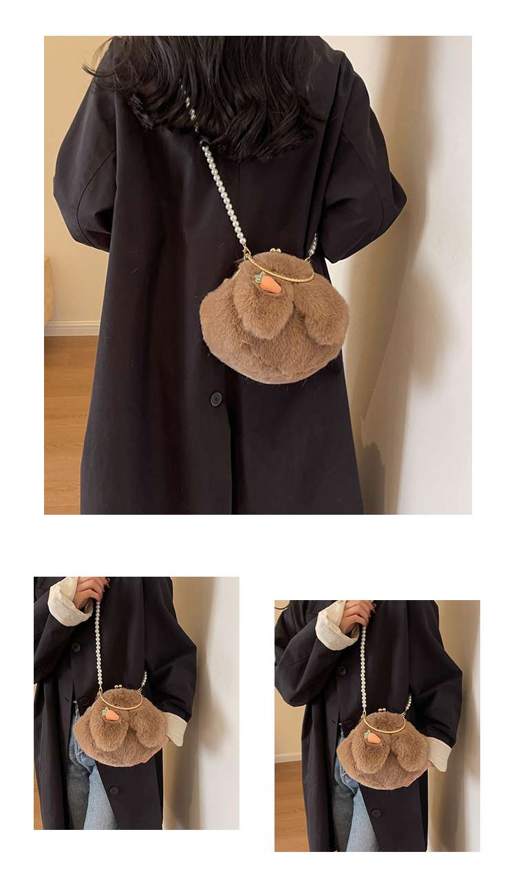 もふもふウサギ型ポシェット