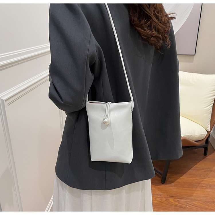 ポシェット　パール付き上品ミニポシェット