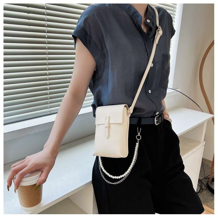 ポシェット　シンプルデザイン スマホポシェット