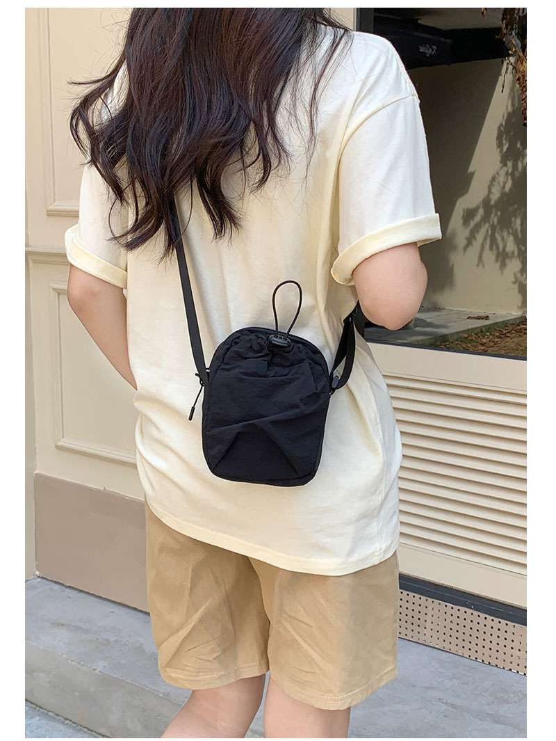 シンプル巾着型ポシェット