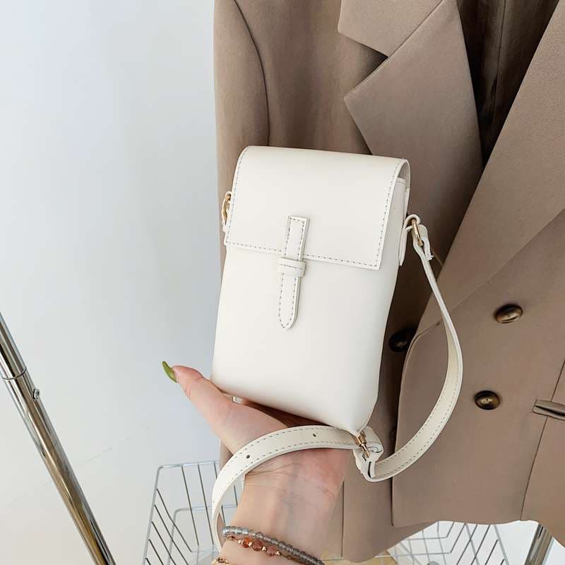 ポシェット　シンプルデザイン スマホポシェット