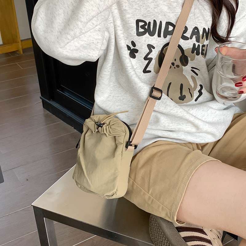 シンプル巾着型ポシェット