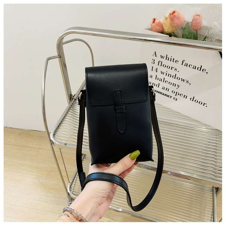 ポシェット　シンプルデザイン スマホポシェット