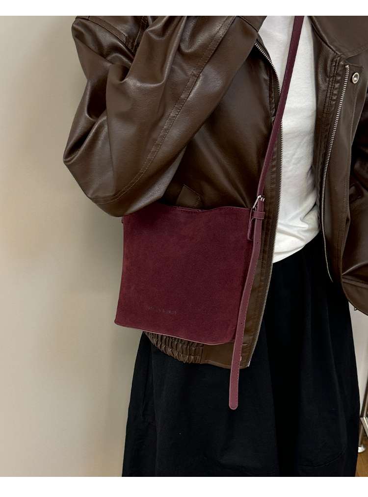 シンプル スエード ポシェット
