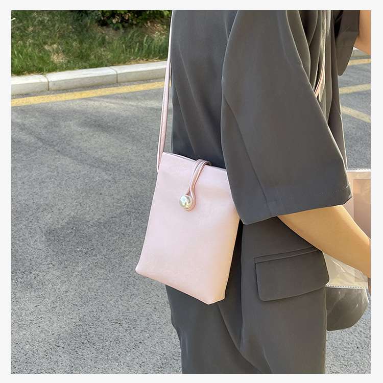 花模様スマホポシェット