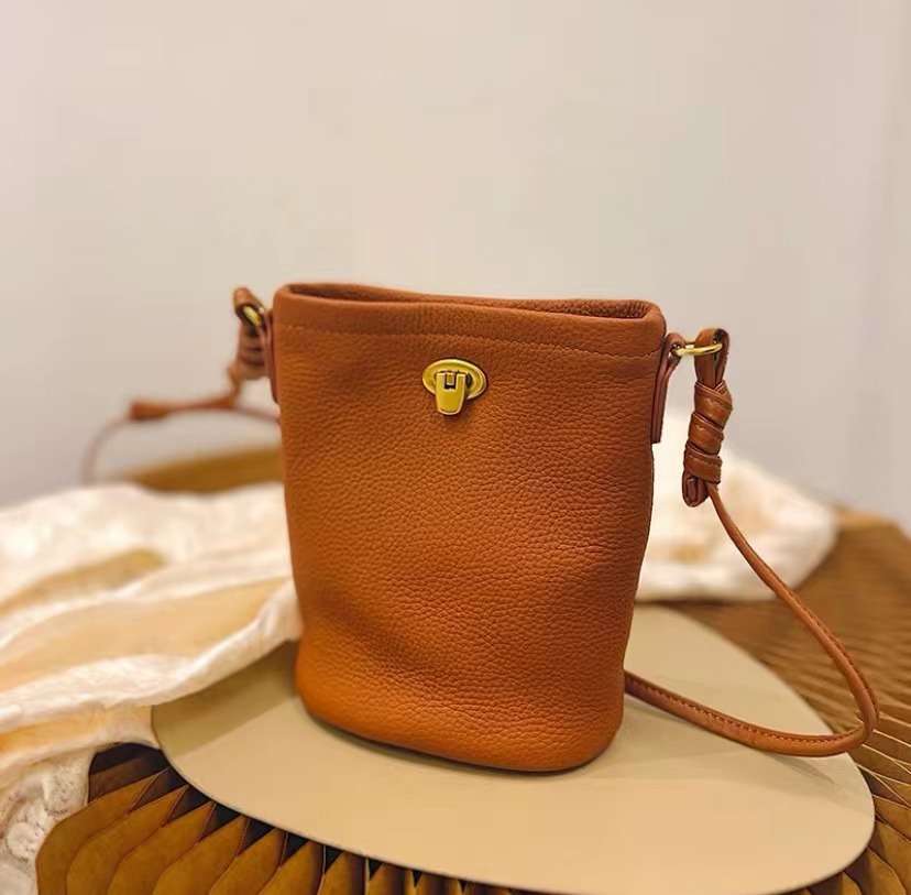 ポシェット　シンプル上品ミニポシェット