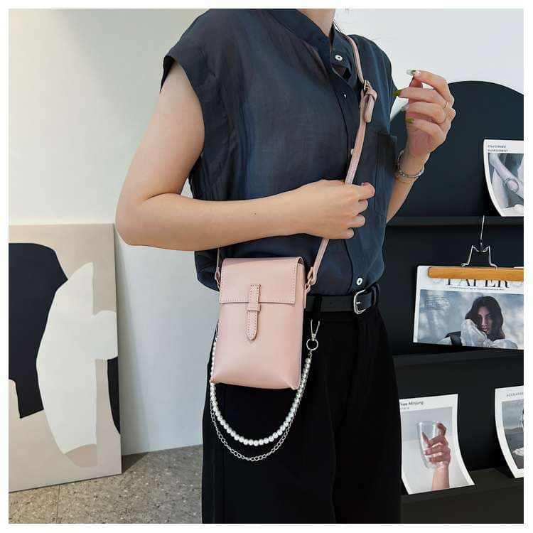 ポシェット　シンプルデザイン スマホポシェット