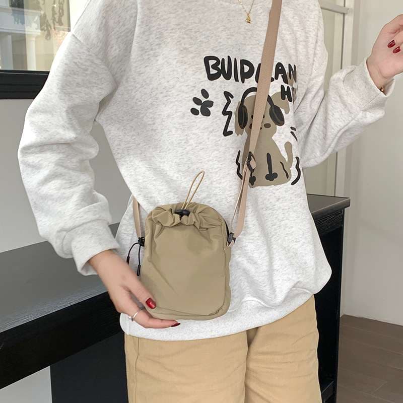 シンプル巾着型ポシェット