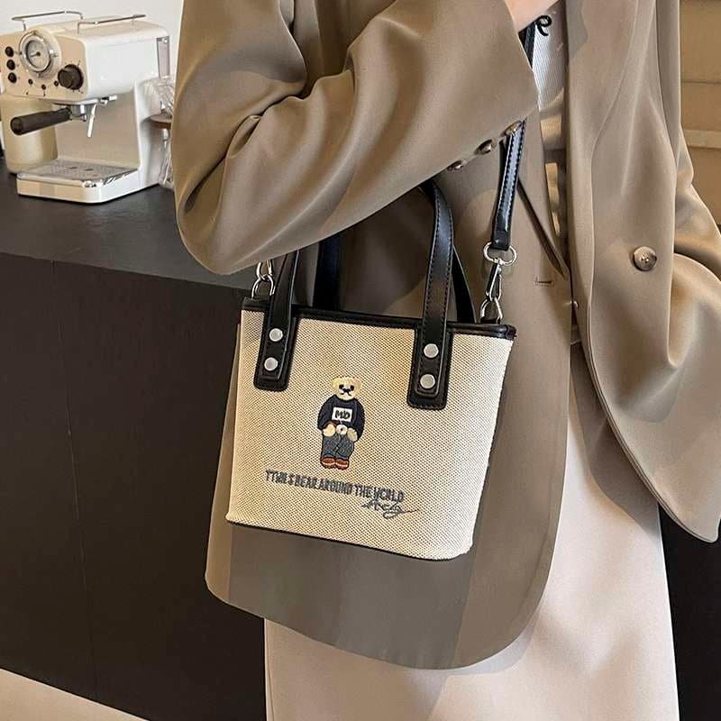 クマモチーフ ポシェット