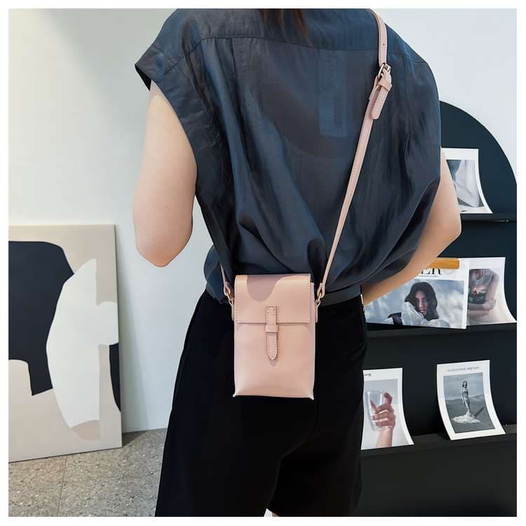ポシェット　シンプルデザイン スマホポシェット