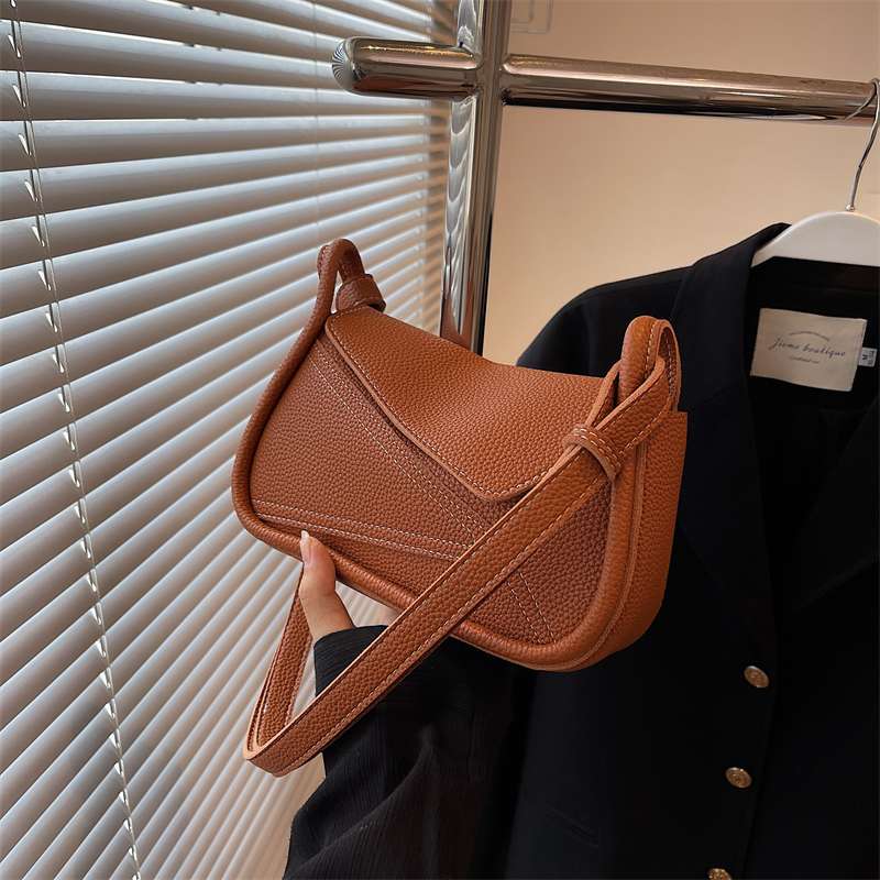 シンプル幾何学デザインポシェット