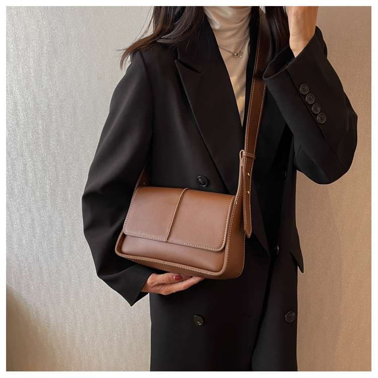 シンプル上質フラップショルダーポシェット
