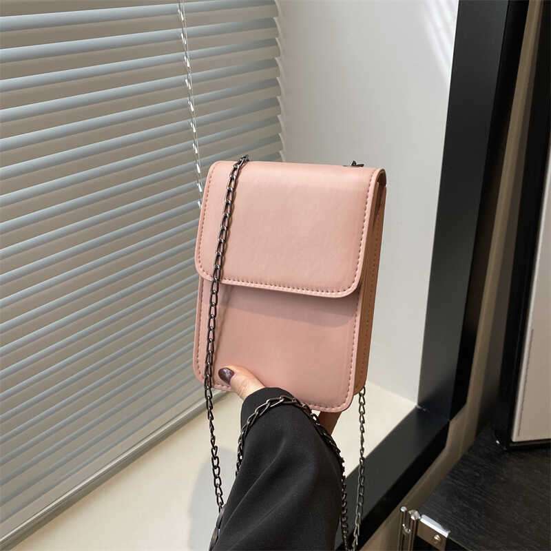 ポシェット　チェーンウォレットポシェット