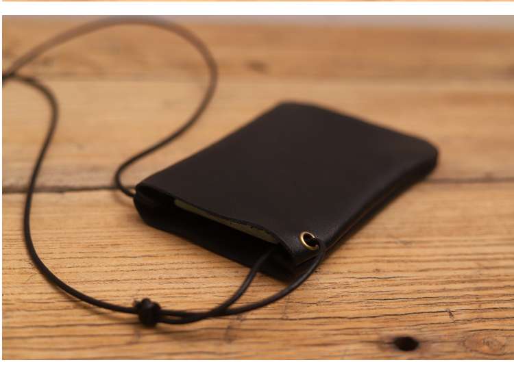 シンプル　スマホポシェット