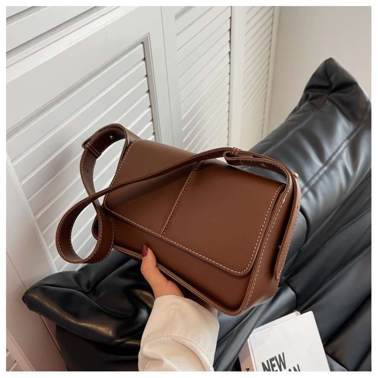 シンプル上質フラップショルダーポシェット