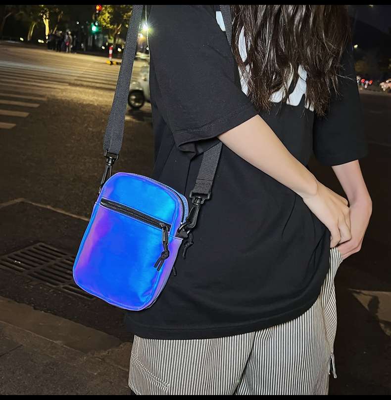 シンプル　スタイリッシュポシェット