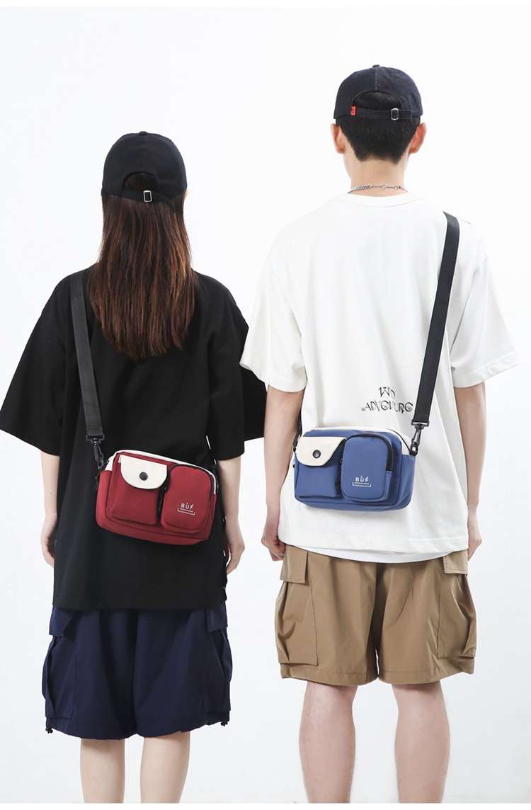 ポシェット　収納力ある多機能ポシェット
