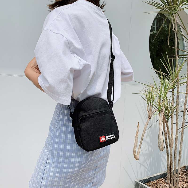 ポシェット　軽量でカジュアル ミニポシェット