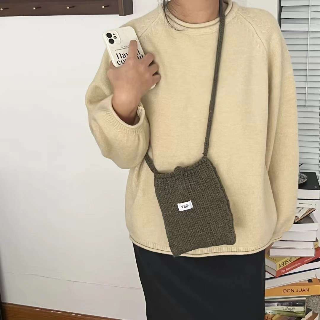 ポシェット　ニット編みミニポシェット