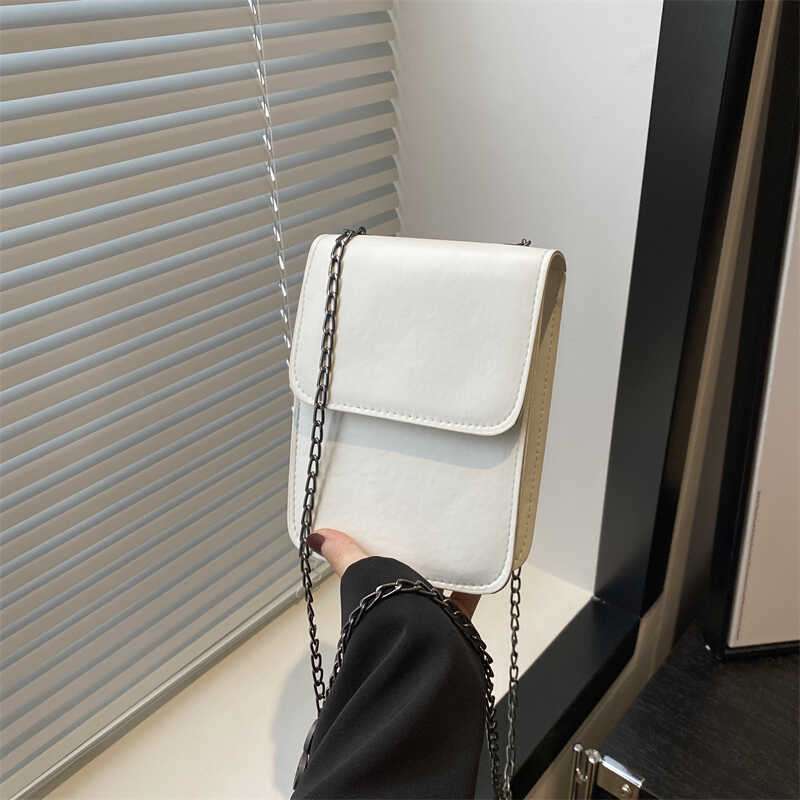 ポシェット　チェーンウォレットポシェット