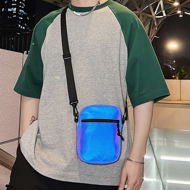 シンプル　スタイリッシュポシェット