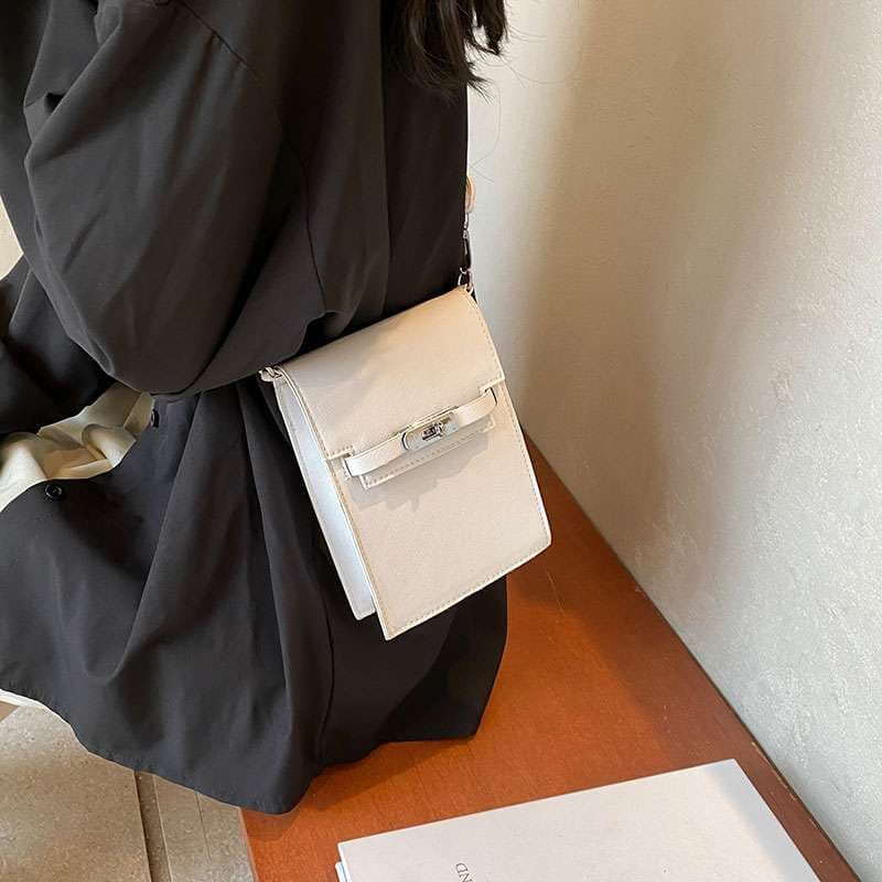 コンパクト　スマホポシェット
