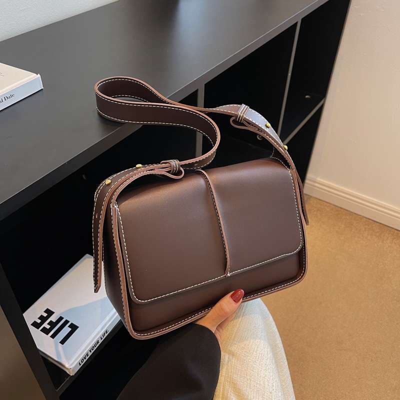 シンプル上質フラップショルダーポシェット