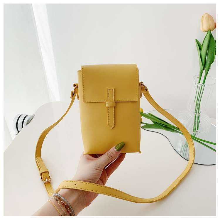 ポシェット　シンプルデザイン スマホポシェット