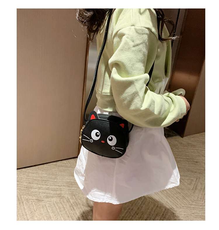 ポシェット　猫顔デザイン キッズポシェット