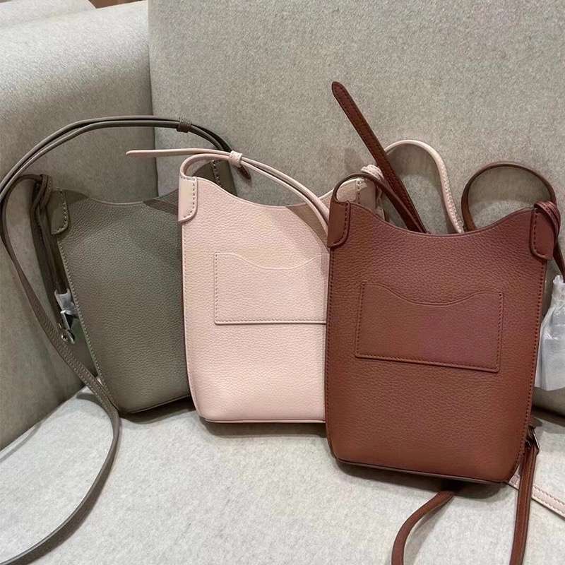 シンプル上品　ポシェット