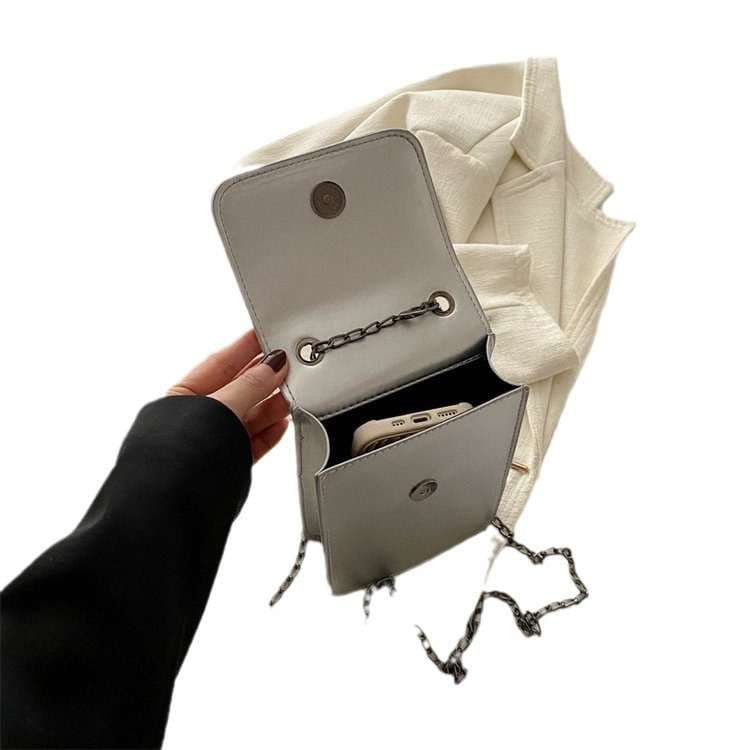 シンプル上品ポシェット