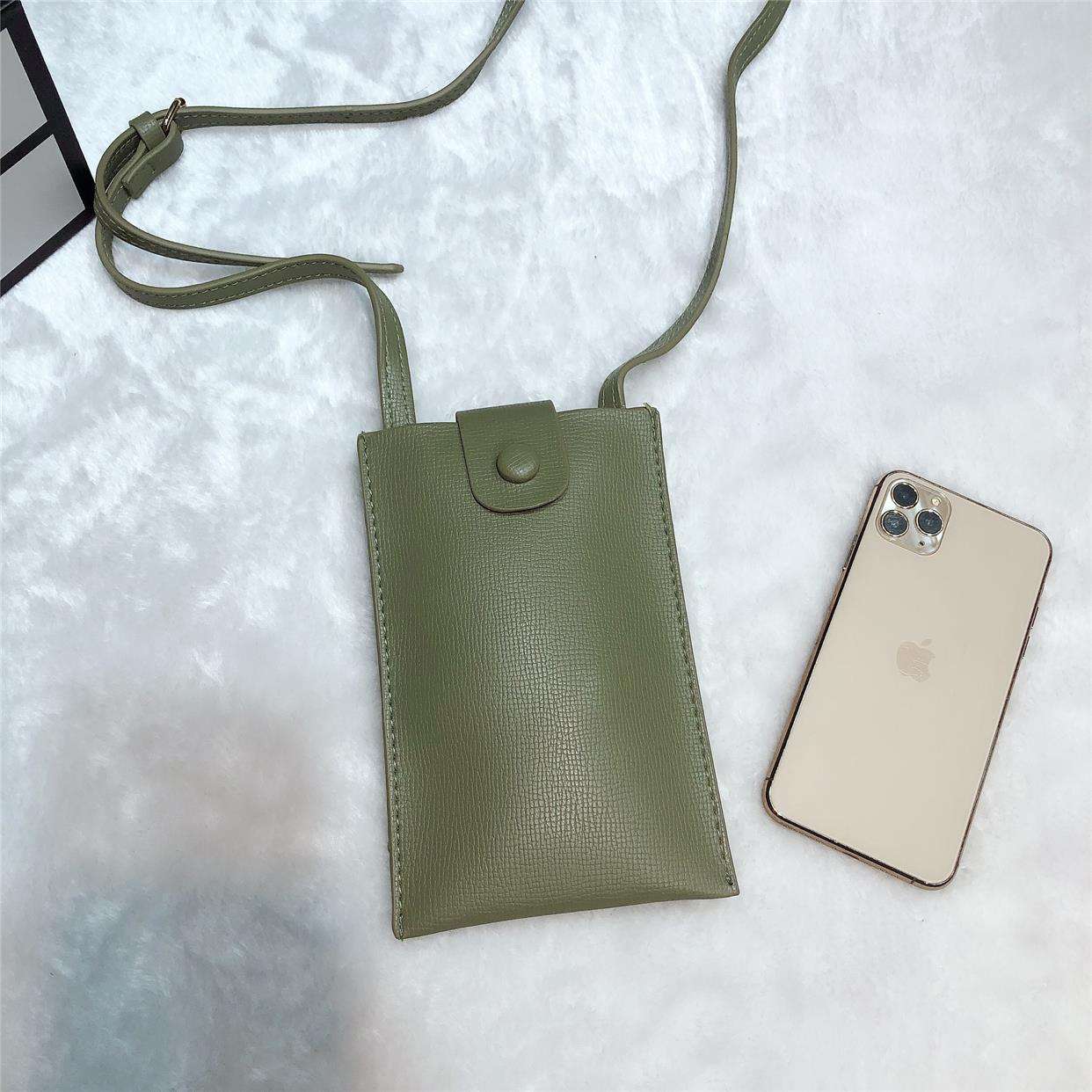 ポシェット　スマートフォン収納ポシェット