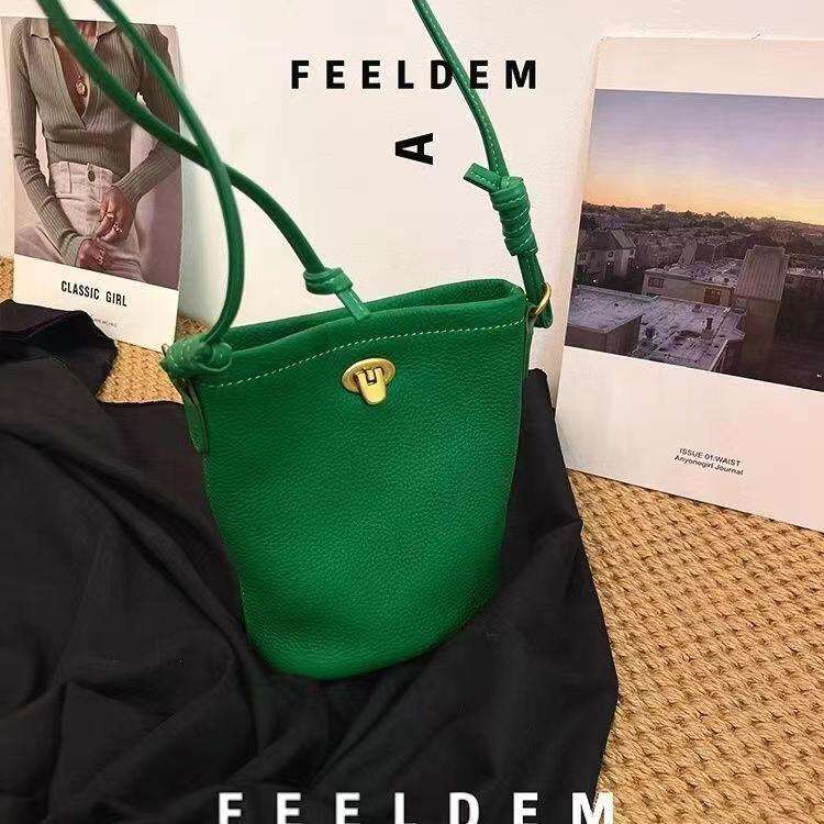 ポシェット　シンプル上品ミニポシェット