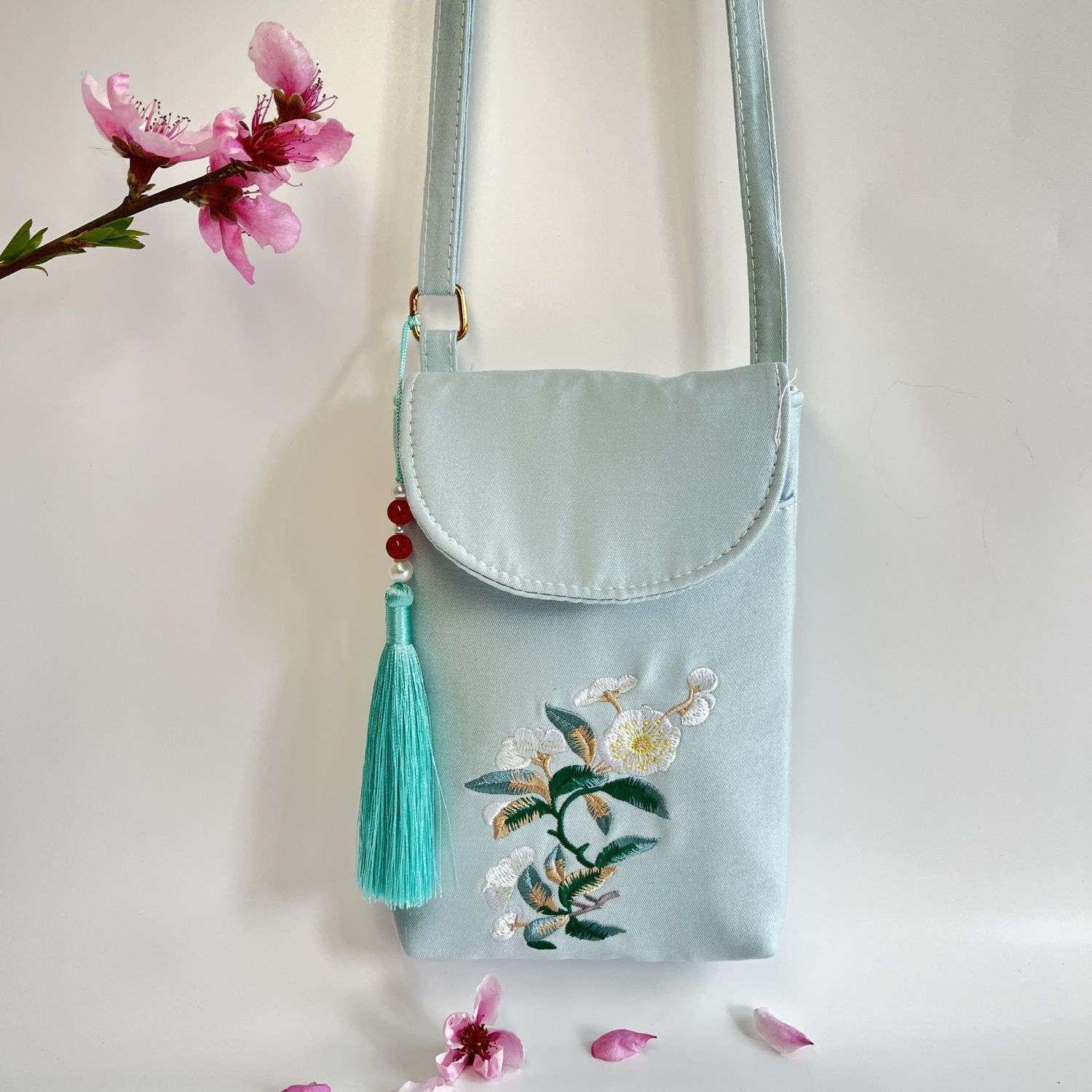 花刺繍入り和風タッセル付きポシェット