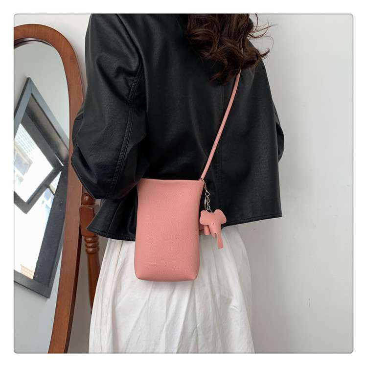 チャーム付き　シンプルポシェット