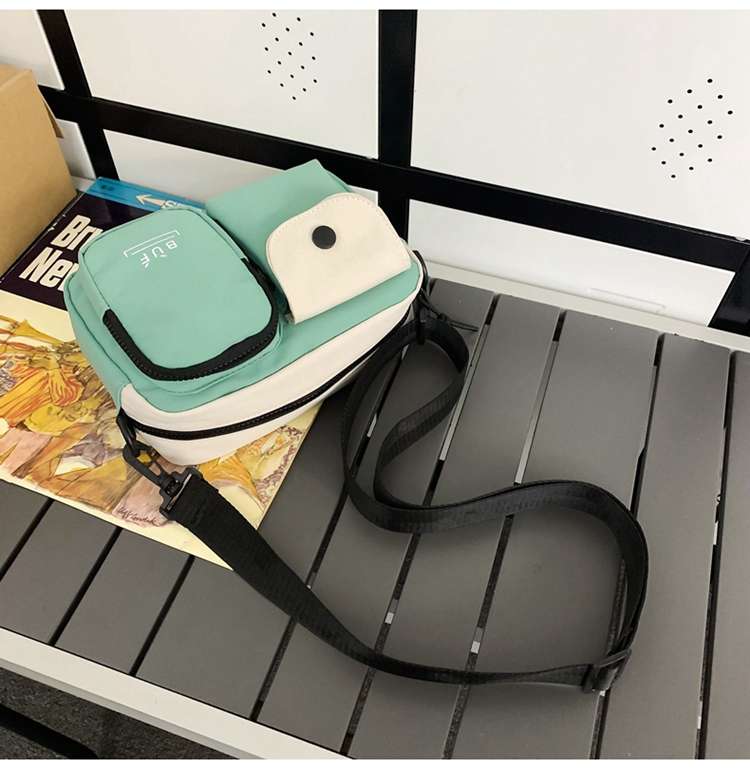 ポシェット　収納力ある多機能ポシェット