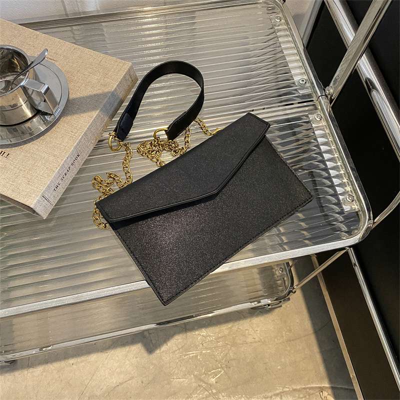 ポシェット　シンプル長財布風チェーンポシェット