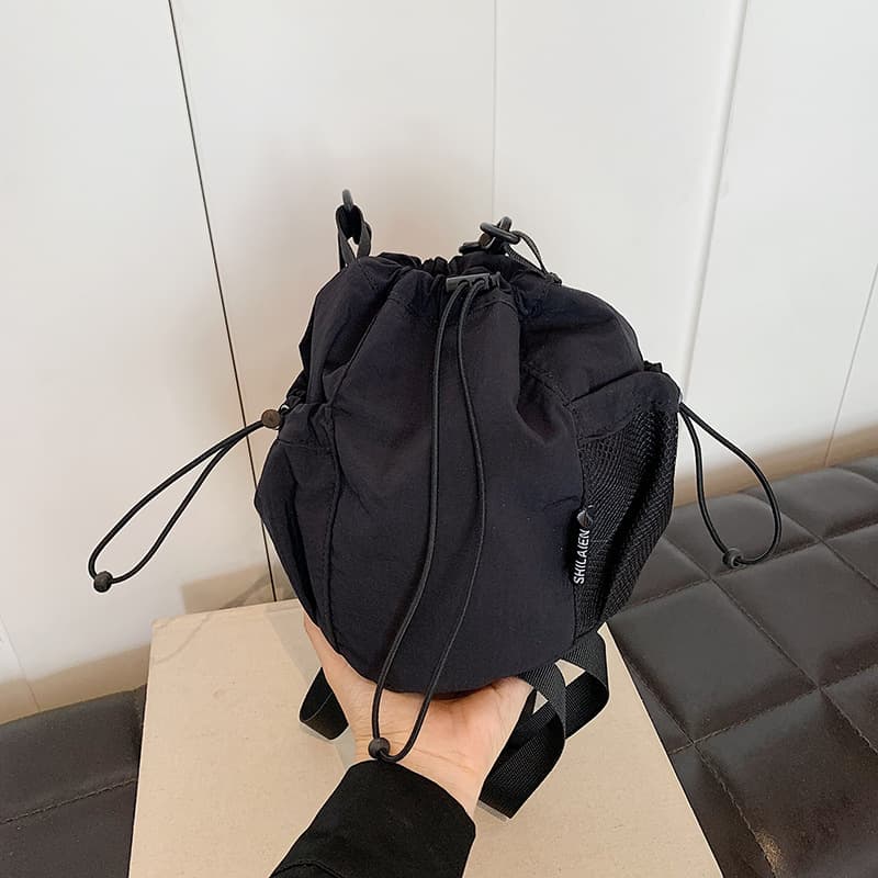 ポシェット　軽量 巾着型ミニバケットポシェット
