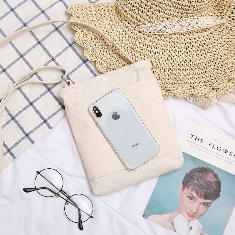 スマホが入る軽量ミニポシェット