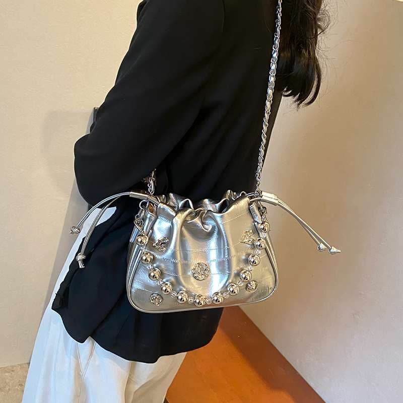 チェーンディテール巾着ポシェット