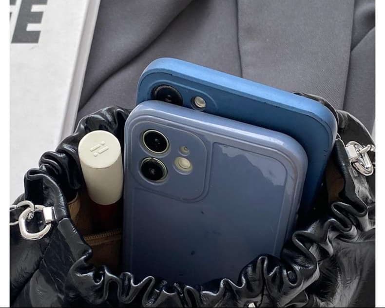 光沢メタリック巾着型ポシェット