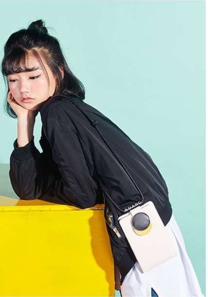 クロスデザイン スマホポシェット
