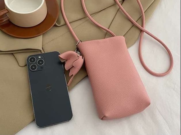 チャーム付き シンプルポシェット